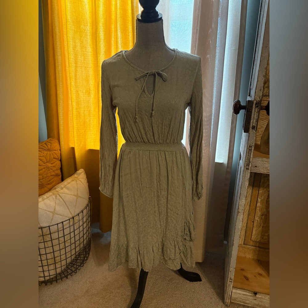Women’s Long Sleeve Sage Green Midi Dress Sz Small